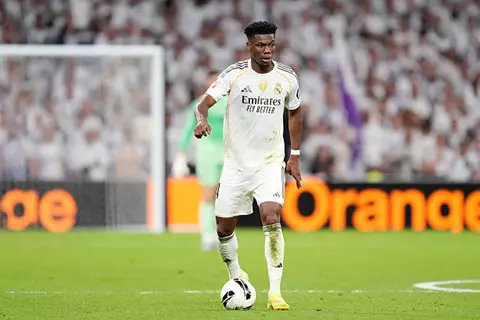 عودة تشواميني.. ريال مدريد يعلن قائمته لمباراة أولمبياكوس